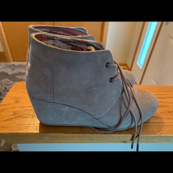 Toms Booties - Size 9.5 - Picture 3 of 7